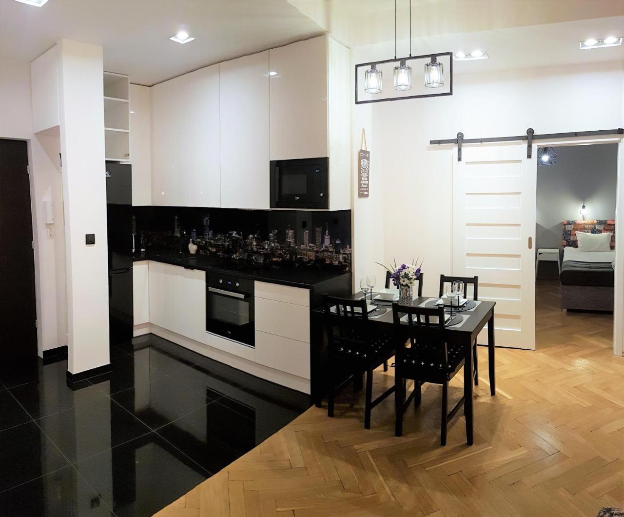 Apartamenty Planet Varsavia Esterno foto